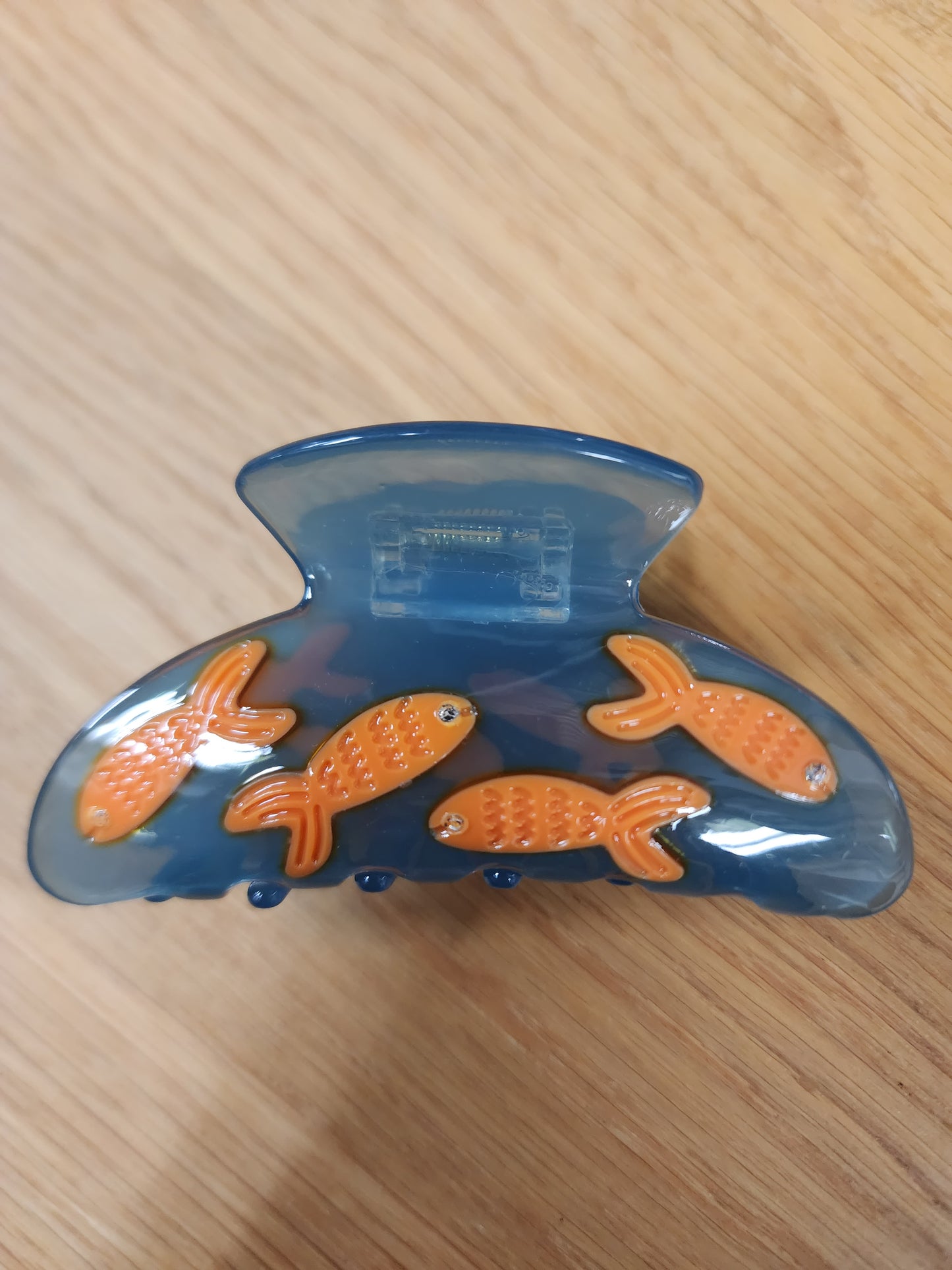 Blue Clip/Orange Fish