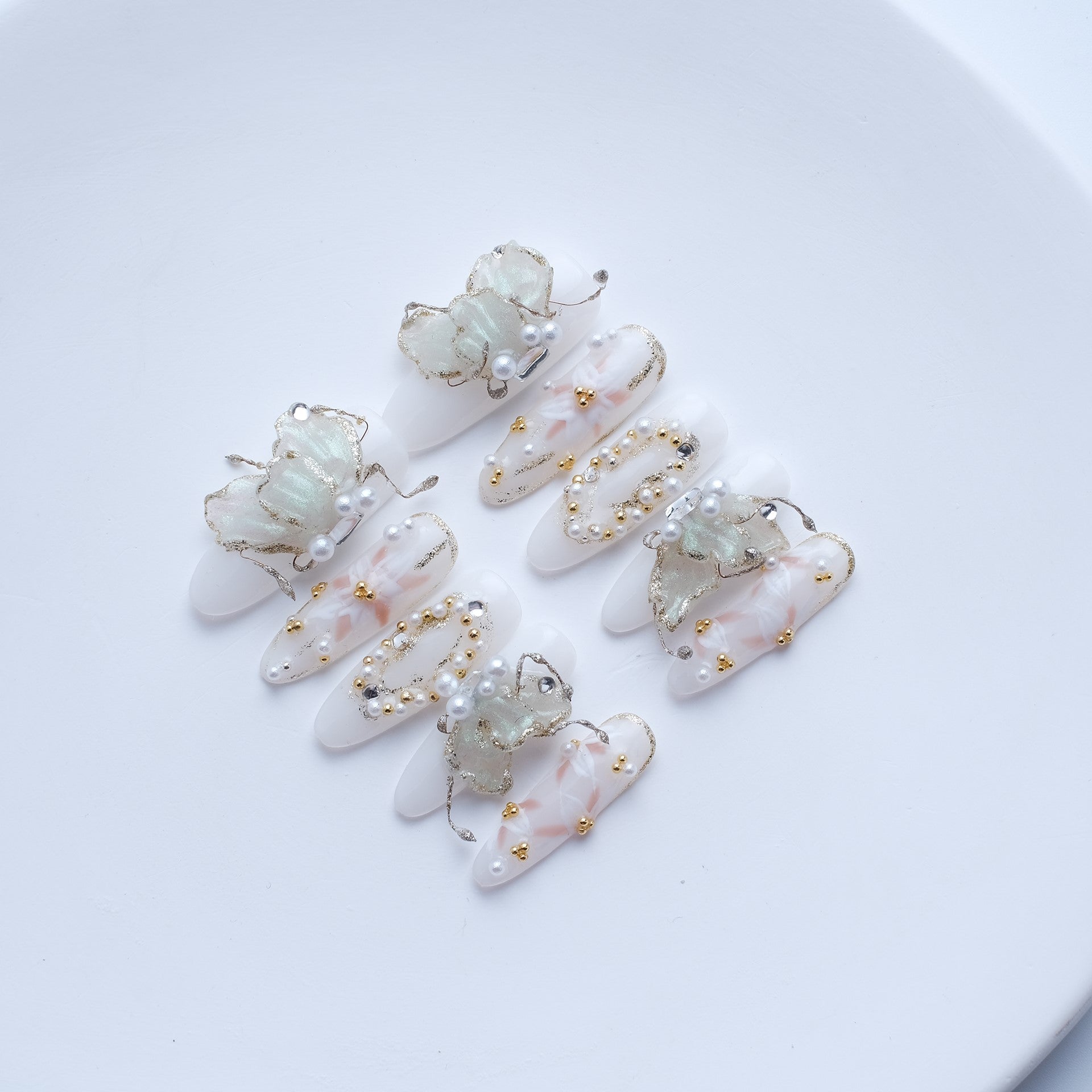 Opaline Glimmer